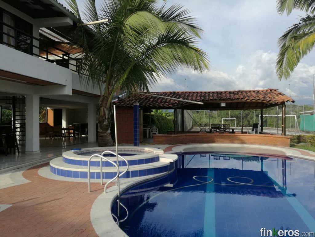 HERMOSA FINCA EN MORELIA PEREIRA PARA ALQUILER POR DIAS - Finca en Pereira, Risaralda